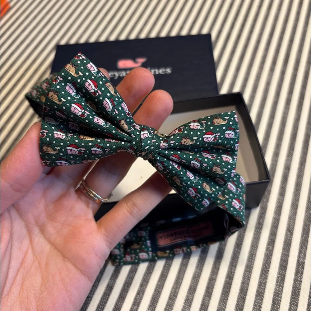 Vineyard Vines Festive Green Bow Tie
